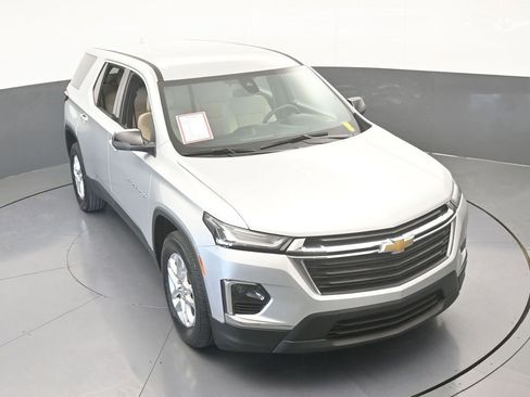 Used 2022 Chevrolet Traverse LS image 50