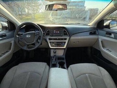 Used 2017 Hyundai Sonata SE image 5