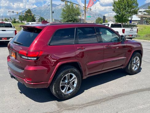 Used 2022 Jeep Grand Cherokee Laredo X AWD/4WD image 8