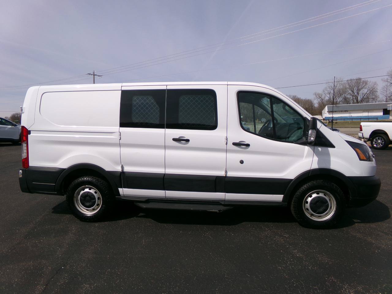 Used 2019 Ford Transit 150 130 Low Roof RWD image 2
