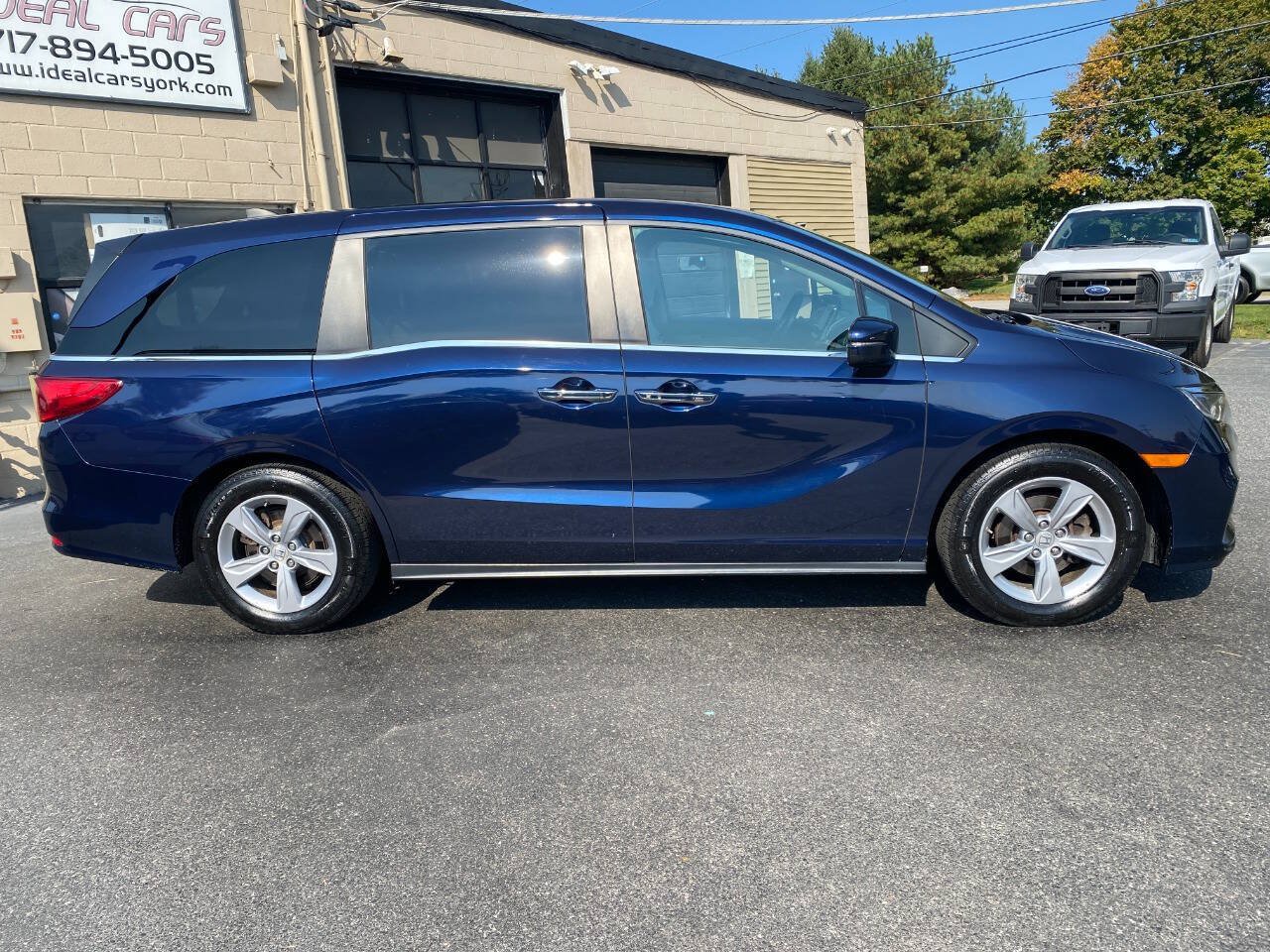 Used 2018 Honda Odyssey EX image 2
