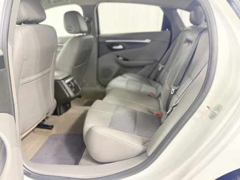 Used 2018 Chevrolet Impala LT image 25