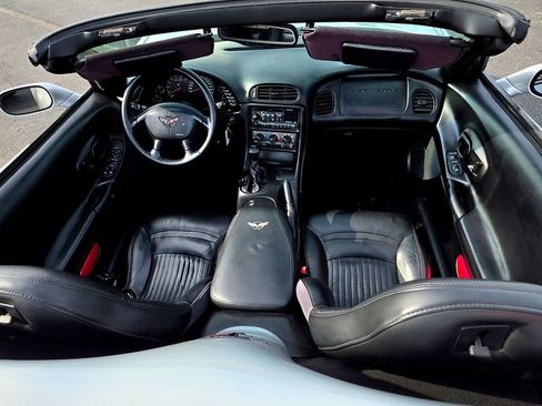 Used 2000 Chevrolet Corvette Convertible RWD image 27