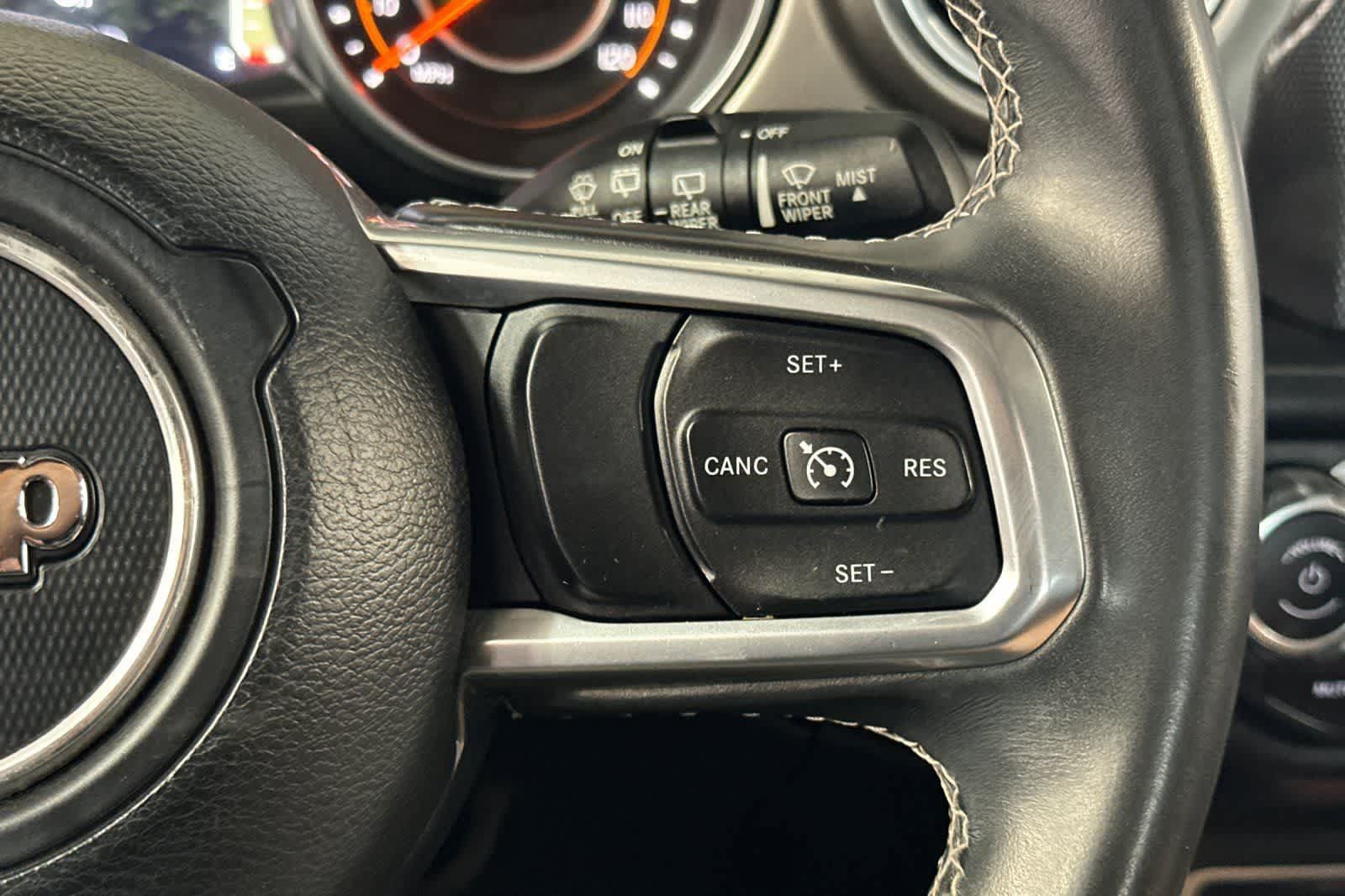 Used 2018 Jeep Wrangler Unlimited Sahara AWD/4WD image 27