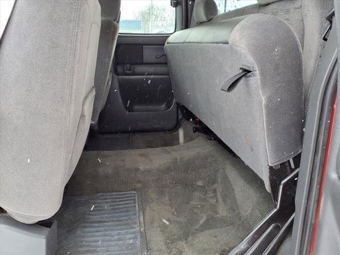 Used 2005 GMC Sierra 2500 SLE w/ Skid Plate Package image 13