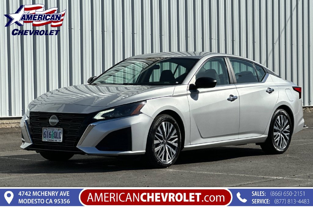 Used 2025 Nissan Altima 2.5 SV FWD image 8