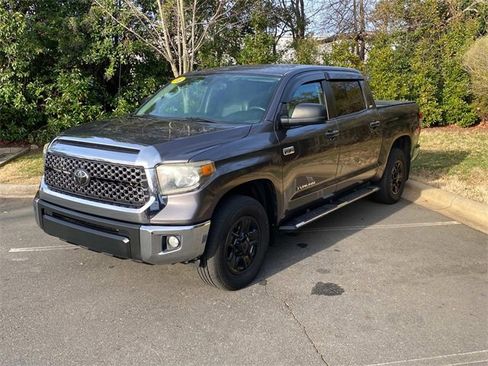 Used 2018 Toyota Tundra SR5 image 3