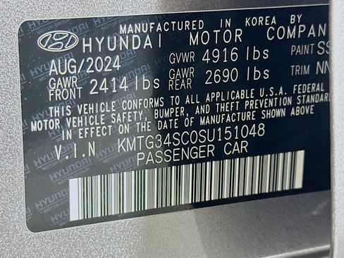 Used 2025 Genesis G70 2.5T AWD/4WD image 12