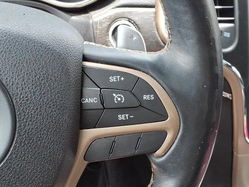 Used 2017 Jeep Grand Cherokee Limited w/ Luxury Group II RWD image 14