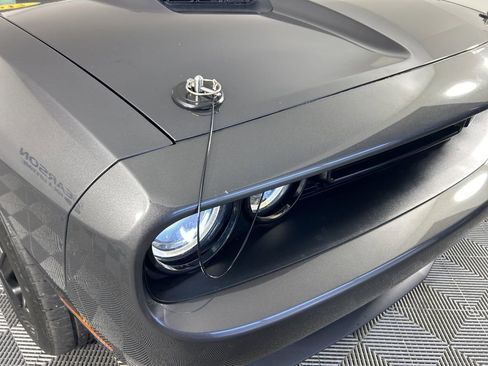 Used 2017 Dodge Challenger R/T image 6