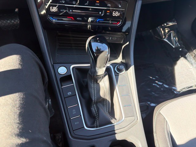 Used 2025 Volkswagen Jetta SE FWD image 37