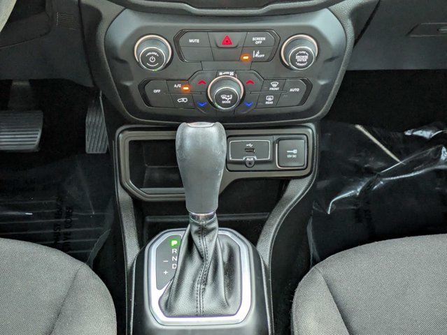 Certified 2021 Jeep Renegade Latitude FWD image 19