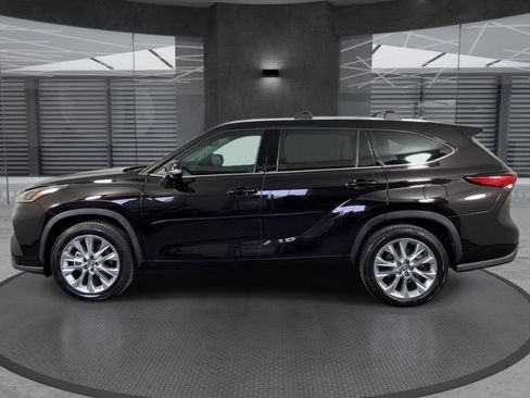 Used 2021 Toyota Highlander Limited FWD image 8