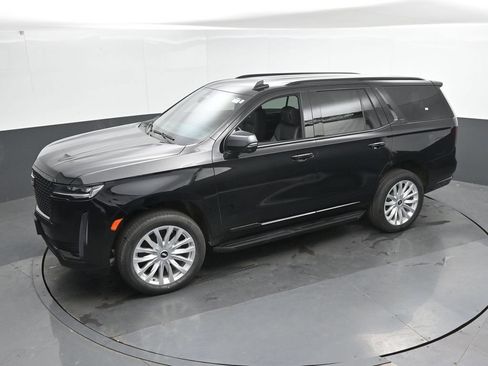 Used 2024 Cadillac Escalade Luxury AWD/4WD image 36