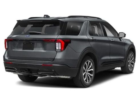 Used 2025 Ford Explorer ST-Line w/ ST-Line Street Pack image 2