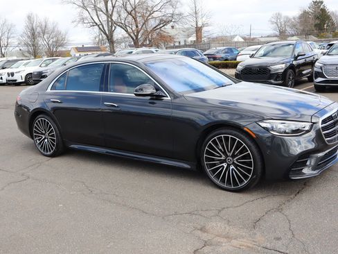 Used 2022 Mercedes-Benz S 580 4MATIC Sedan image 3