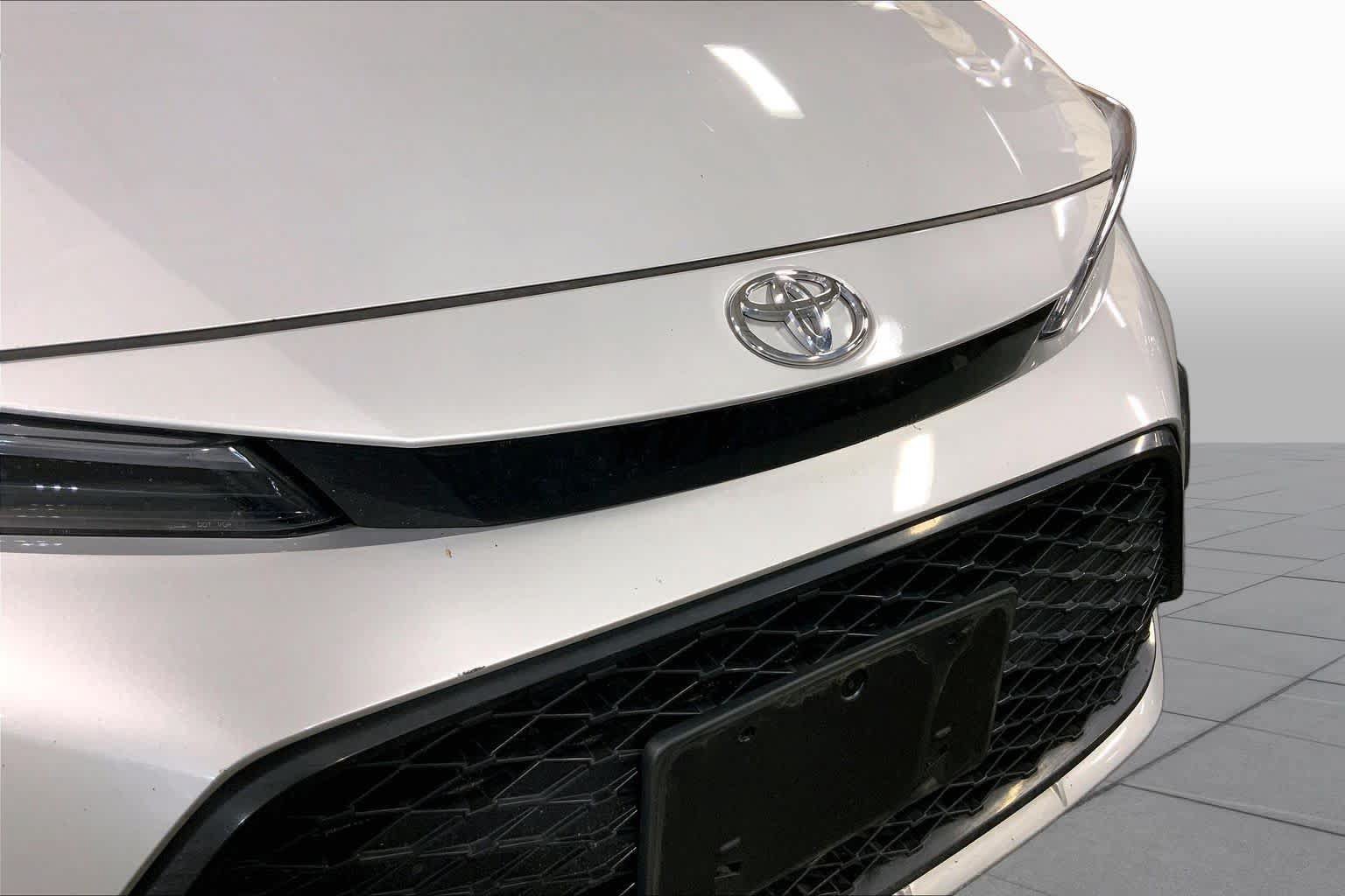 Certified 2024 Toyota Corolla SE w/ SE Premium Package FWD image 30