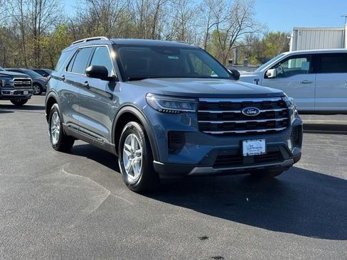 New 2026 Ford Explorer Active AWD/4WD image 2