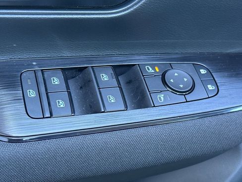 Certified 2025 Nissan Kicks S image 13