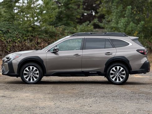 Used 2023 Subaru Outback Limited XT AWD/4WD image 4