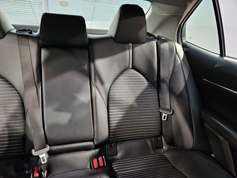 Used 2024 Toyota Camry SE image 14