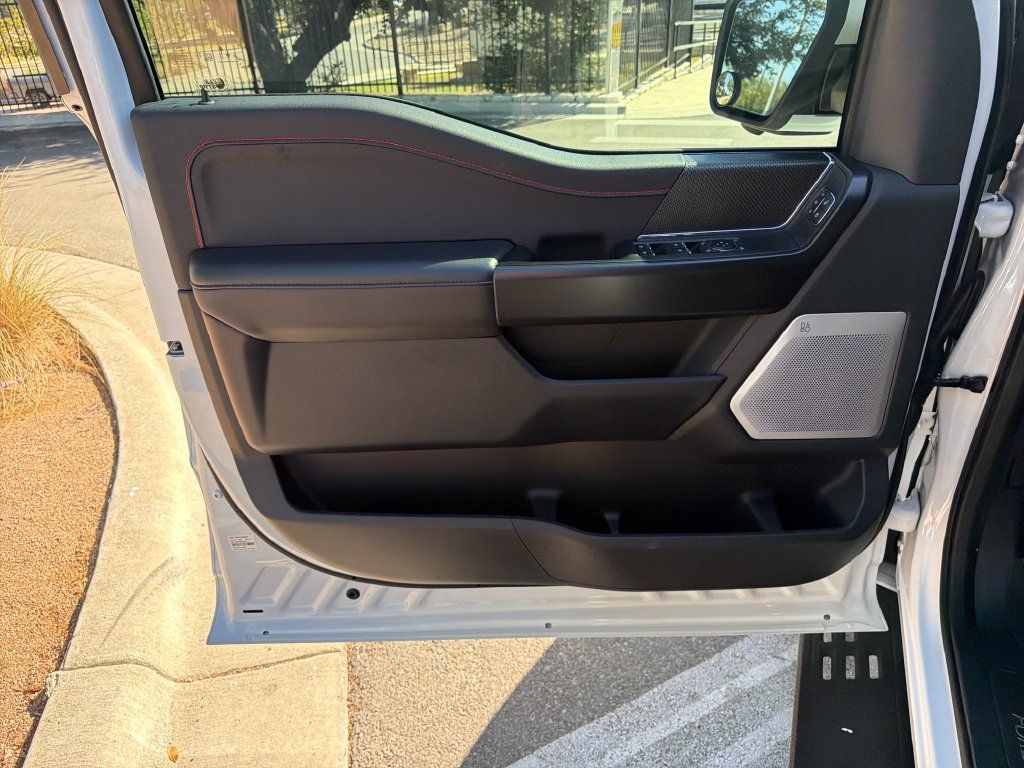 Used 2025 Ford F150 Raptor AWD/4WD image 19