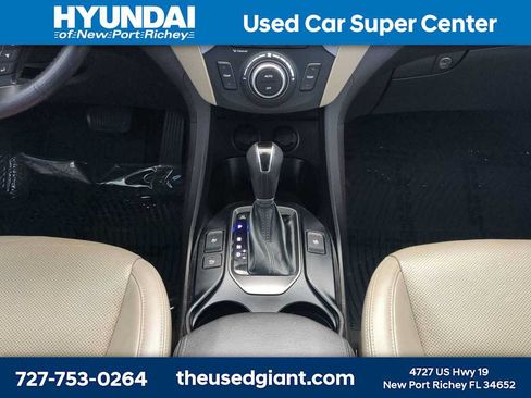 Used 2015 Hyundai Santa Fe Limited w/ Option Group 04 FWD image 18
