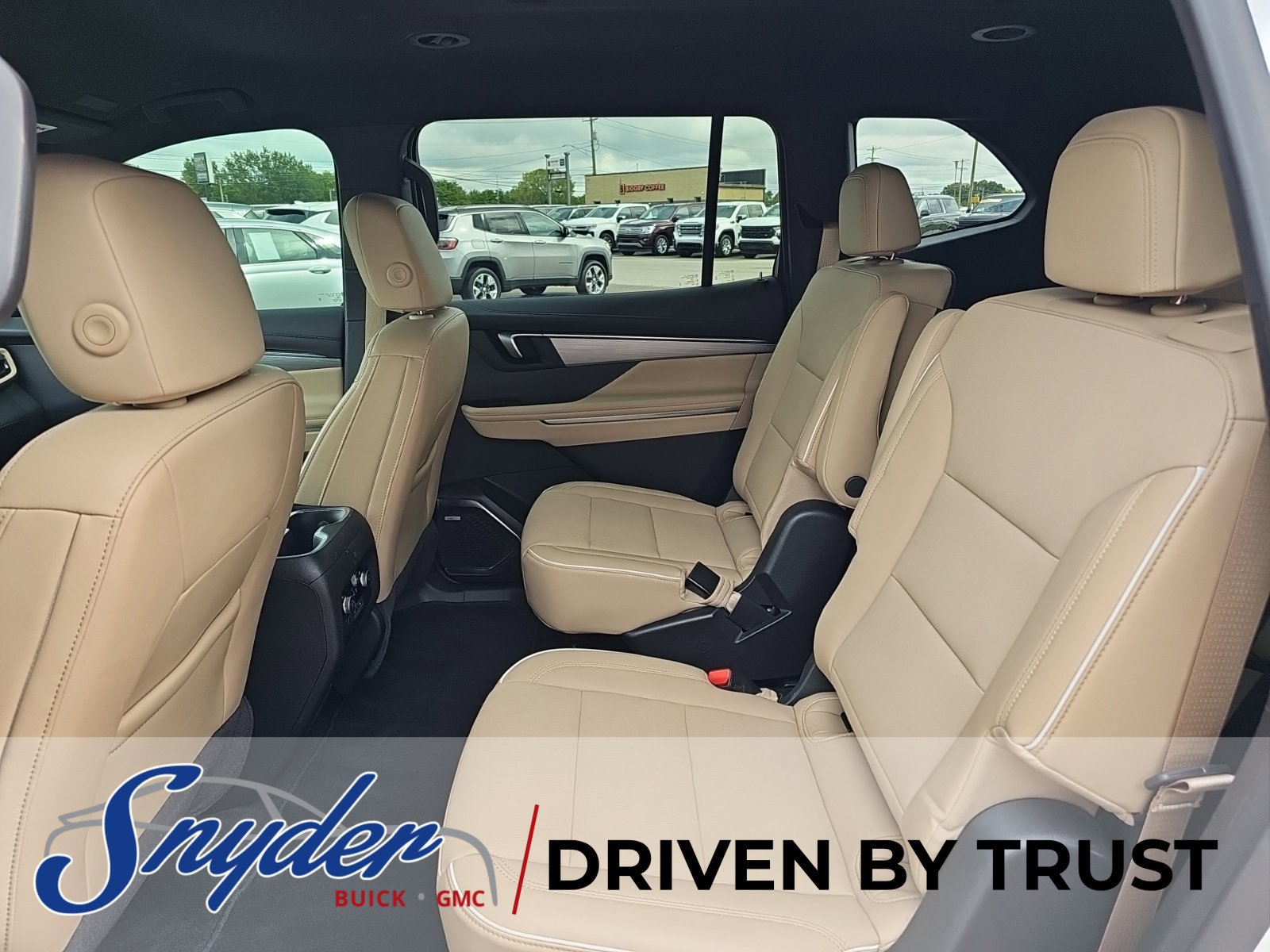 Used 2025 Buick Enclave Preferred w/ Super Cruise Package FWD image 21