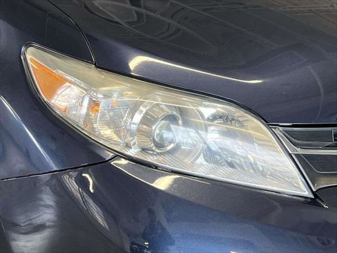 Used 2018 Toyota Sienna XLE image 10