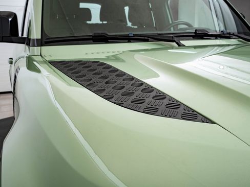 Used 2023 Land Rover Defender 110 75th Limited Edition image 21