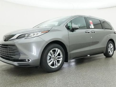 New 2026 Toyota Sienna Limited FWD image 21