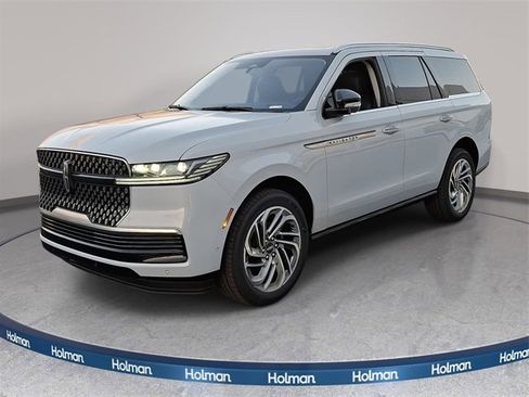 New 2025 Lincoln Navigator Reserve image 1