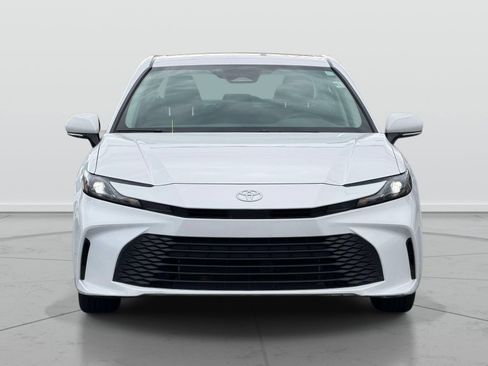 Used 2025 Toyota Camry LE w/ Convenience Package FWD image 2