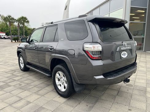 Used 2022 Toyota 4Runner SR5 RWD image 4