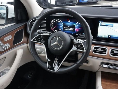 Used 2025 Mercedes-Benz GLE 350 4MATIC image 31