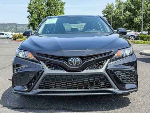 Used 2024 Toyota Camry SE FWD image 4