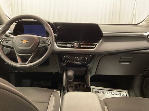 Used 2025 Chevrolet TrailBlazer LT image 30