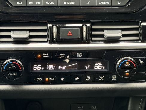 Used 2025 Nissan Pathfinder SV w/ SV Premium Package FWD image 23