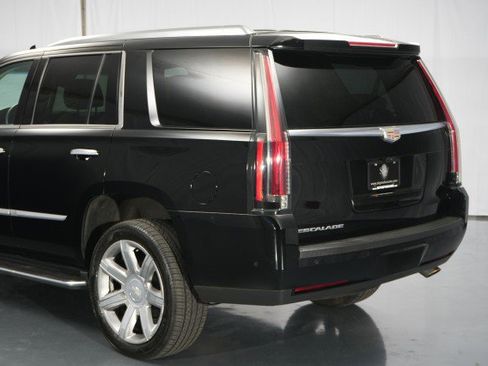 Used 2020 Cadillac Escalade Luxury image 25