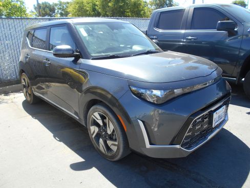 Used 2023 Kia Soul GT-Line FWD image 3