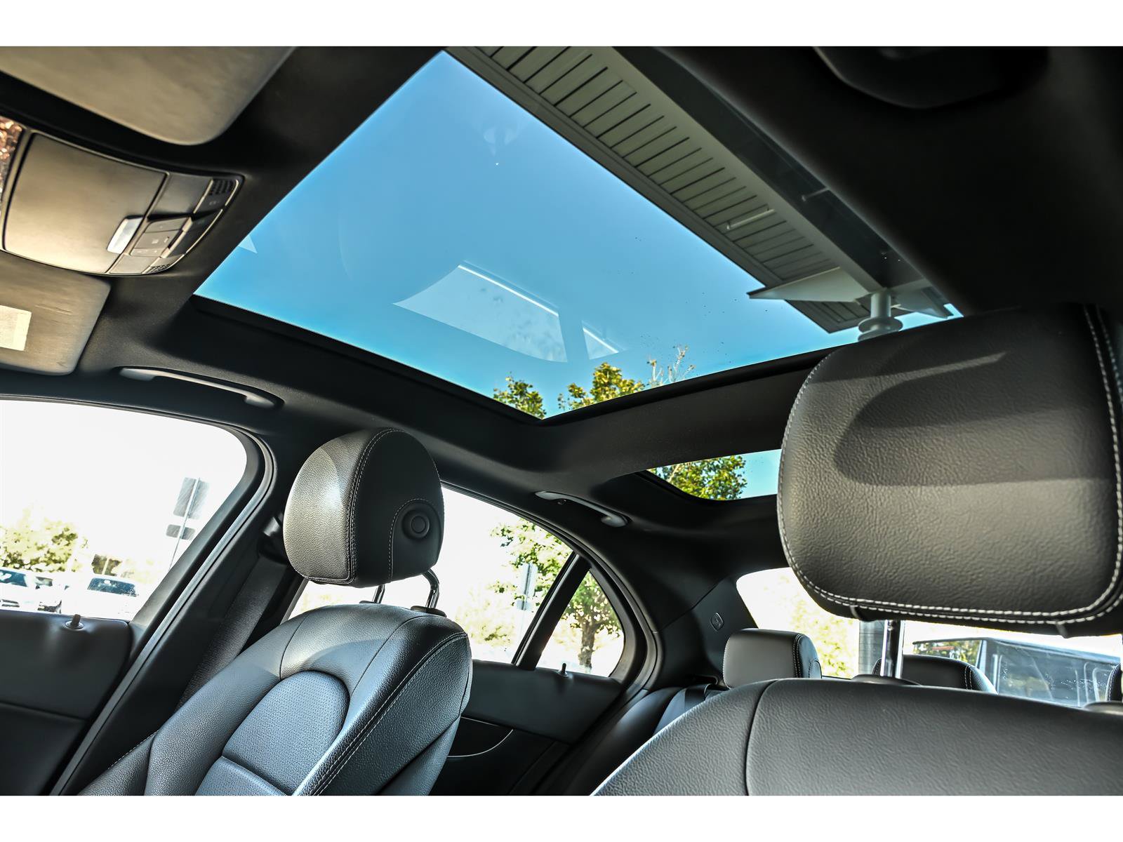 Used 2018 Mercedes-Benz C 300 4MATIC Sedan image 13