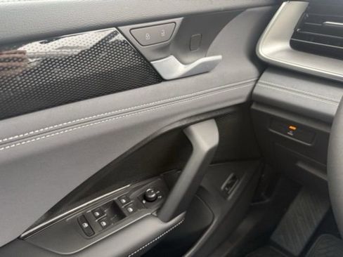 New 2026 Volkswagen Tiguan SE image 18