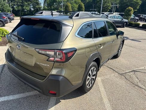 Used 2024 Subaru Outback Premium AWD/4WD image 2