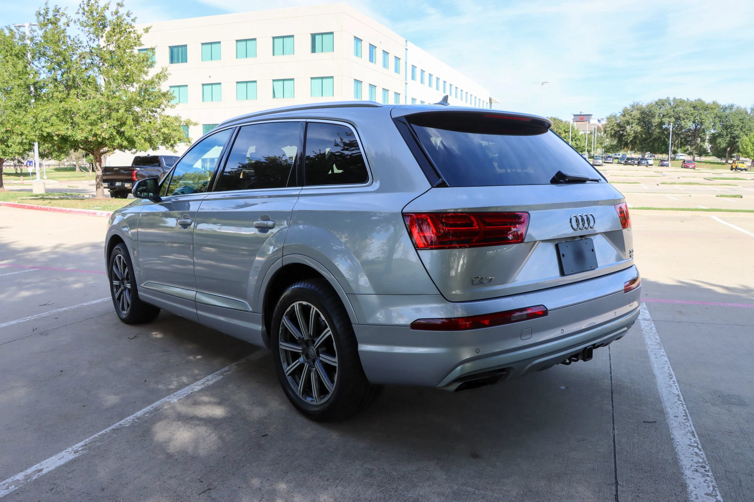 Used 2017 Audi Q7 3.0T Premium AWD/4WD image 5
