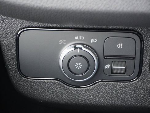 Used 2025 Mercedes-Benz Sprinter 2500 image 10