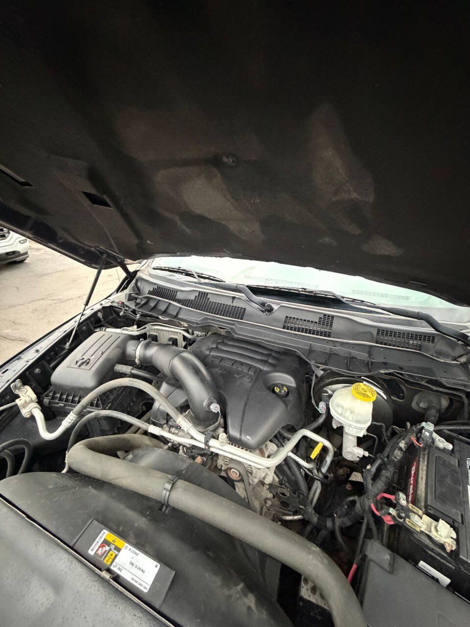 Used 2018 RAM 1500 Classic SLT AWD/4WD image 28