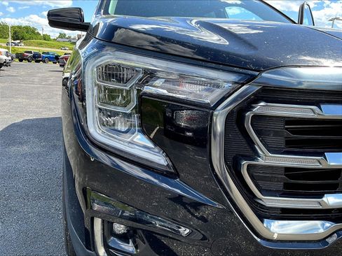 Used 2023 GMC Terrain AT4 AWD/4WD image 29