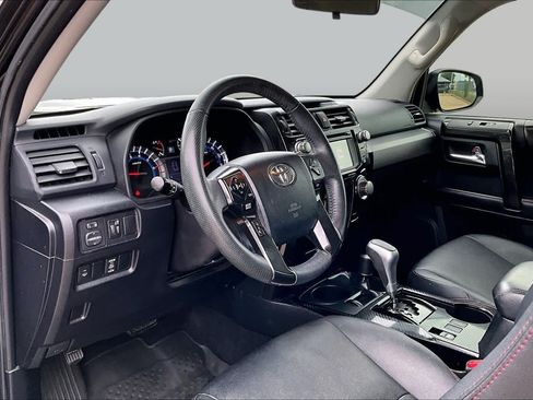 Used 2019 Toyota 4Runner TRD Off-Road AWD/4WD image 15
