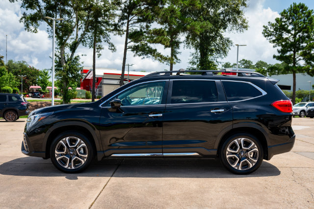 Used 2025 Subaru Ascent Touring w/ Popular Package #1 AWD/4WD image 2