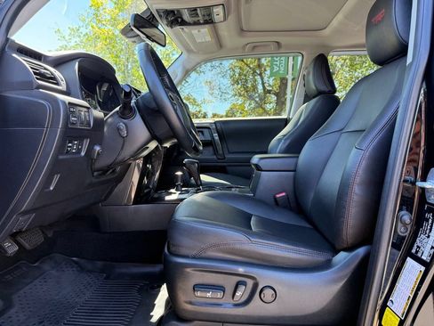 Used 2023 Toyota 4Runner TRD Off-Road Premium w/ Moonroof Package AWD/4WD image 12